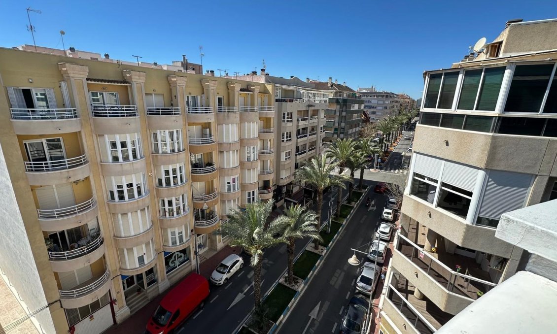 Revente - Appartement -
Torrevieja - Centro
