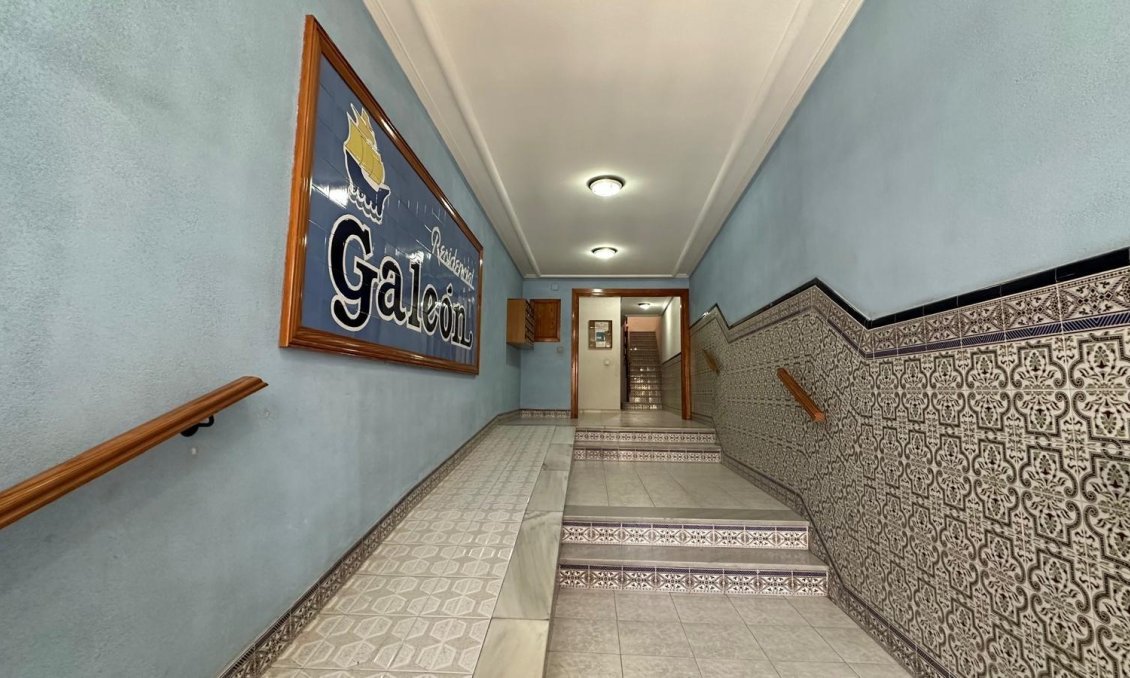 Revente - Appartement -
Torrevieja - Centro