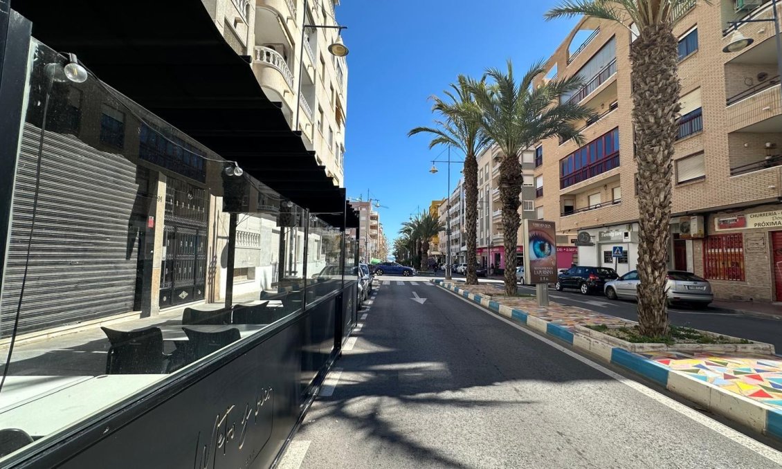 Revente - Appartement -
Torrevieja - Centro