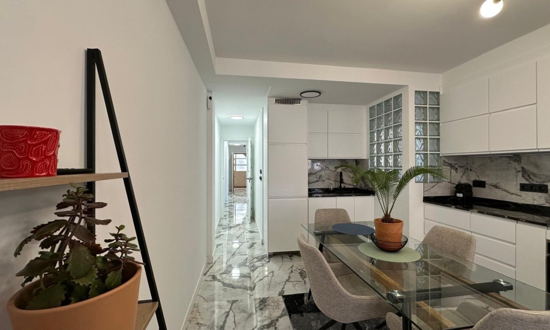 Revente - Appartement -
Torrevieja - Playa del Cura