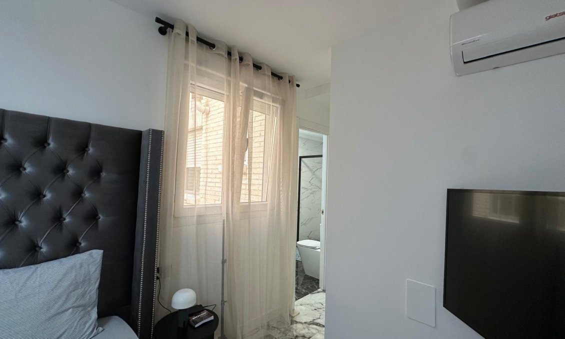 Revente - Appartement -
Torrevieja - Playa del Cura