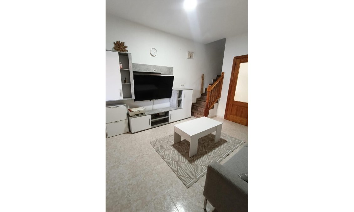 Használt Ingatlanok - Sorház -
Torrevieja - Torretas