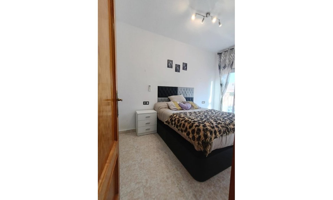 Használt Ingatlanok - Sorház -
Torrevieja - Torretas