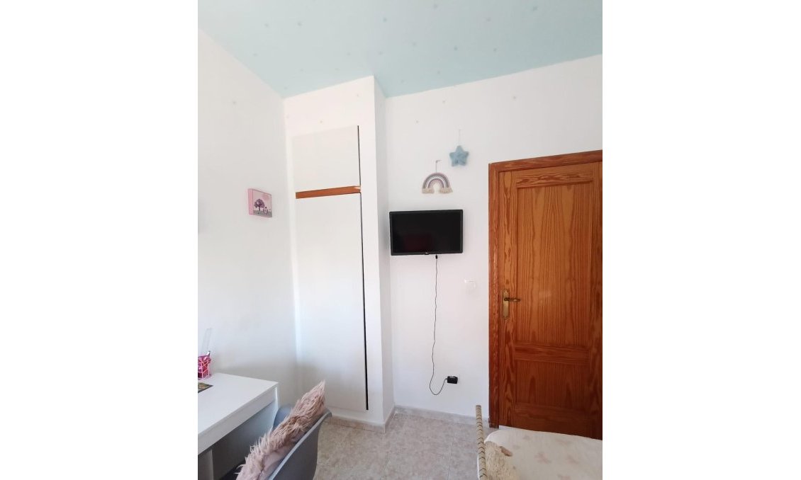 Használt Ingatlanok - Sorház -
Torrevieja - Torretas