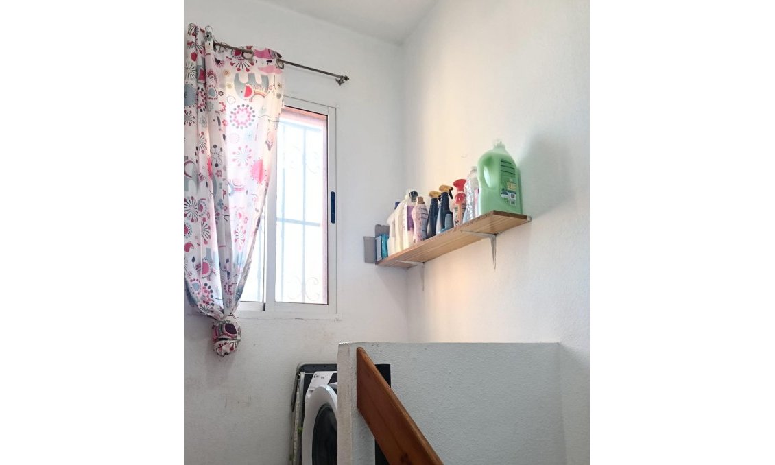 Használt Ingatlanok - Sorház -
Torrevieja - Torretas