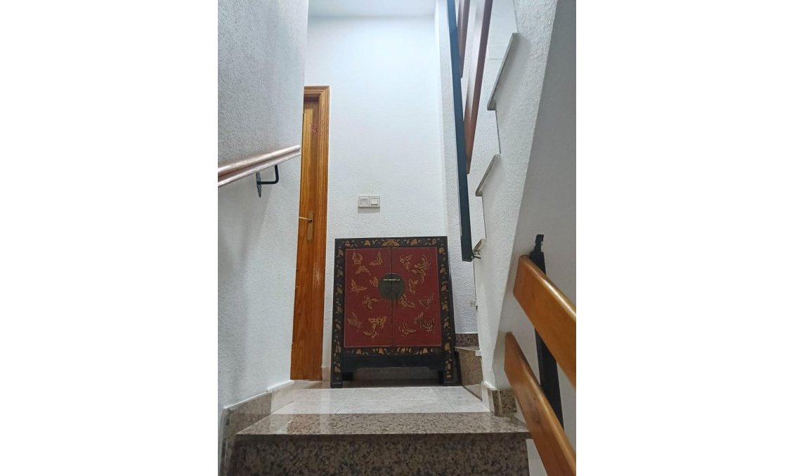 Használt Ingatlanok - Sorház -
Torrevieja - Torretas