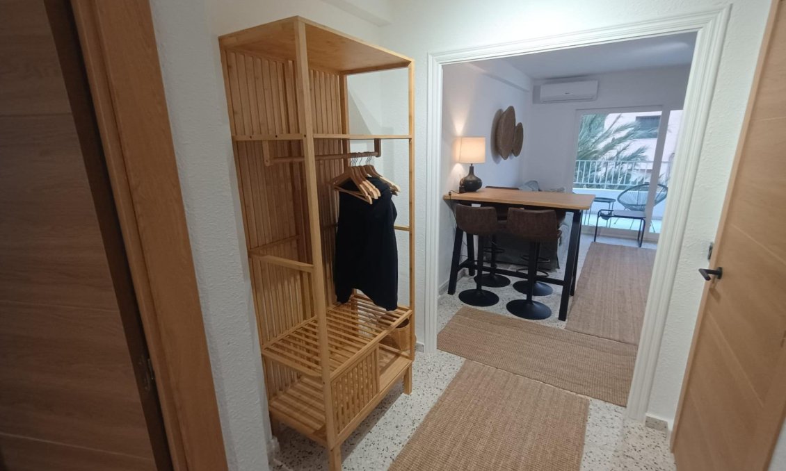 Resale - Apartment -
Guardamar del Segura - Urbanizaciones