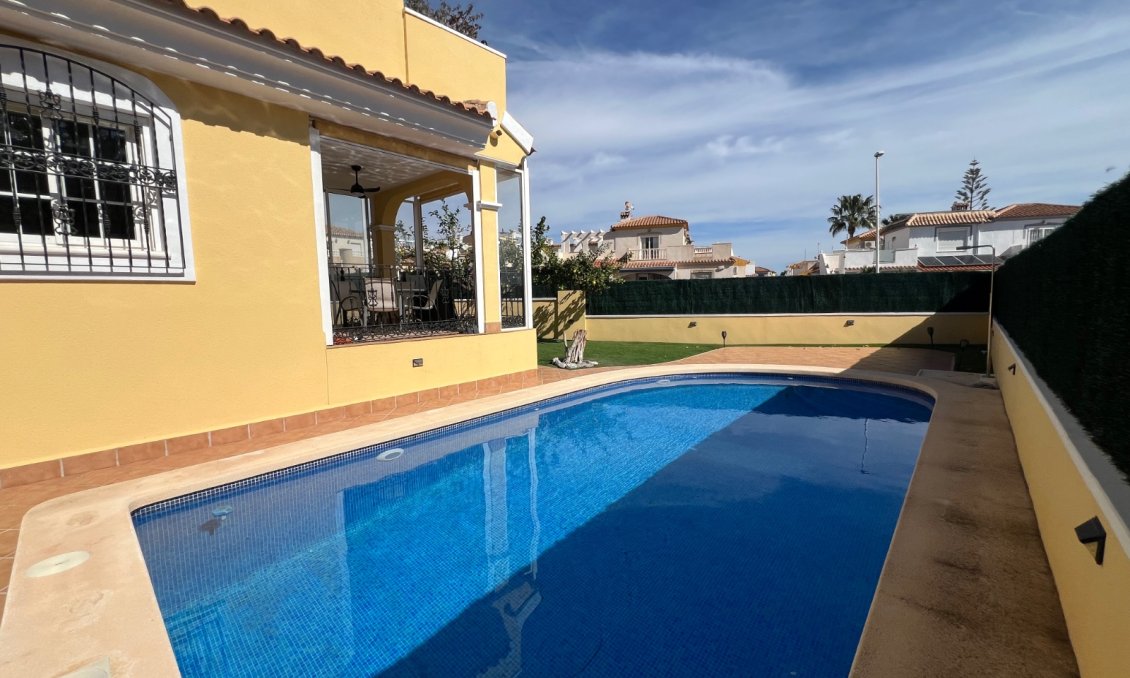 Wiederverkauf - Villa -
Orihuela Costa - Costa Blanca