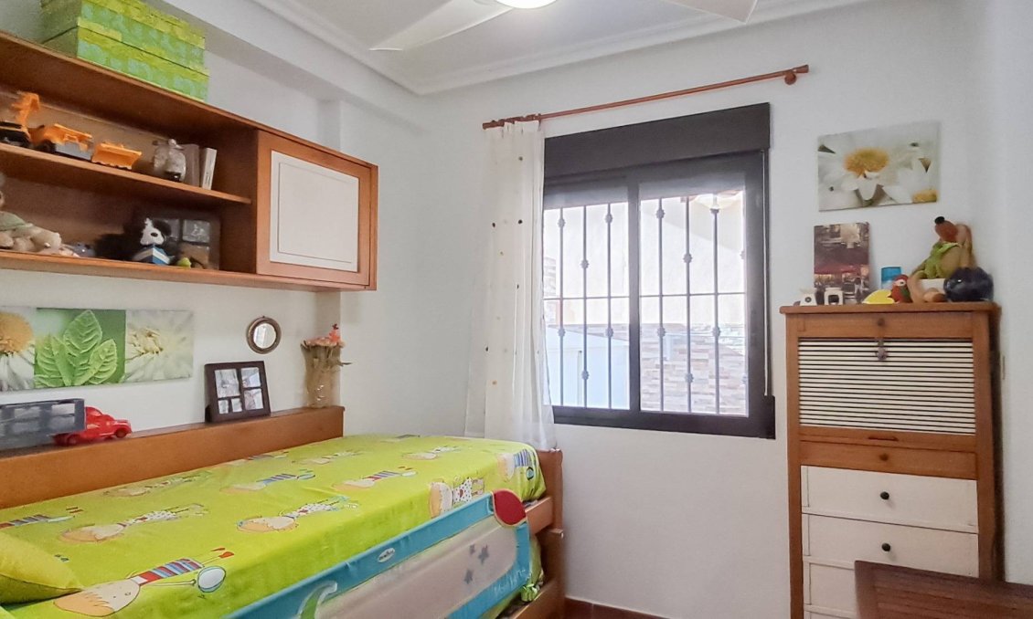 Revente - Appartement -
Torrevieja - Parque Acuático - Sector 25
