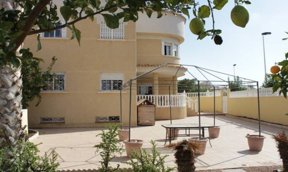 Segunda mano - Villa -
Torrevieja - La Siesta - El Salado - Torreta