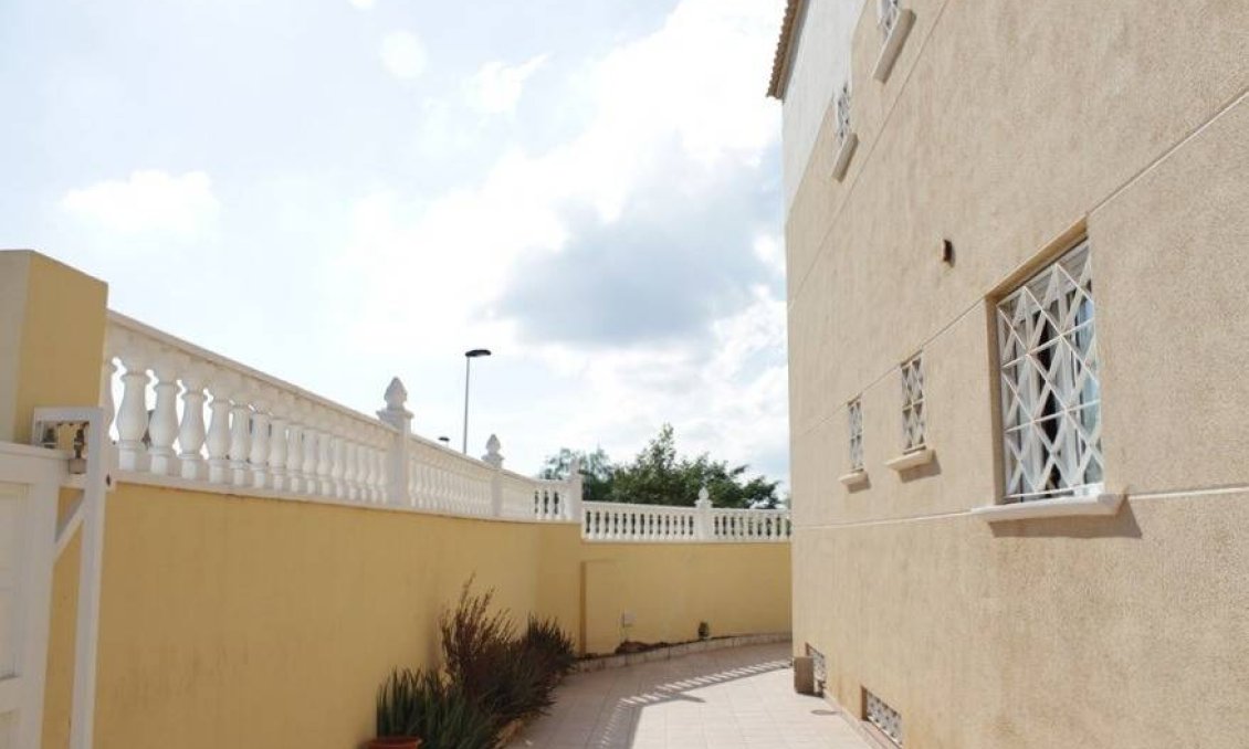 Segunda mano - Villa -
Torrevieja - La Siesta - El Salado - Torreta