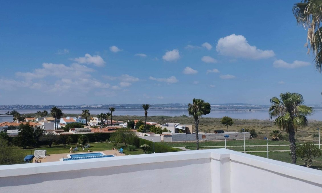 Segunda mano - Villa -
Torrevieja - La Siesta - El Salado - Torreta