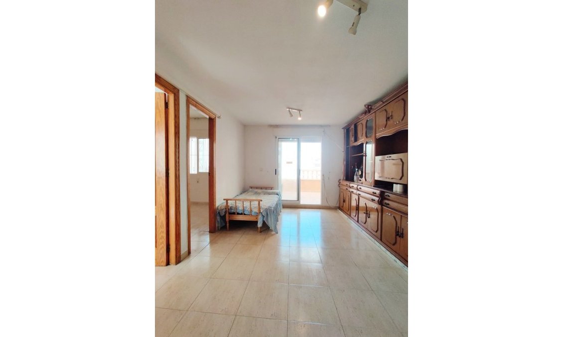 Használt Ingatlanok - Tetőtéri lakás -
Torrevieja - Costa Blanca