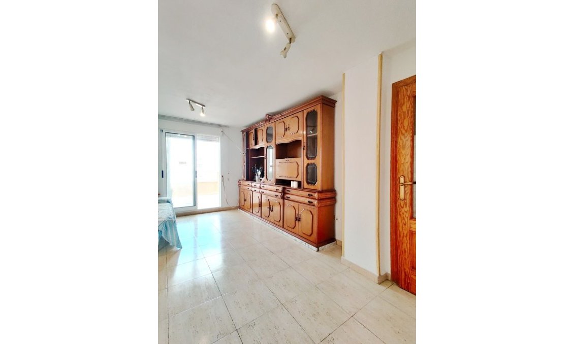 Használt Ingatlanok - Tetőtéri lakás -
Torrevieja - Costa Blanca