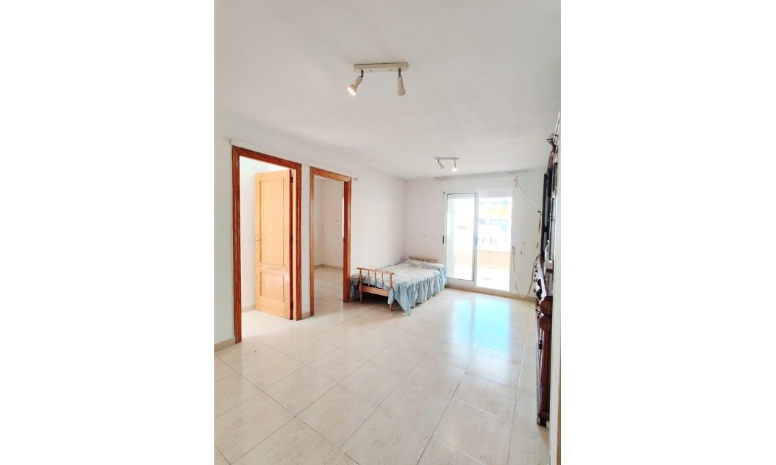 Használt Ingatlanok - Tetőtéri lakás -
Torrevieja - Costa Blanca