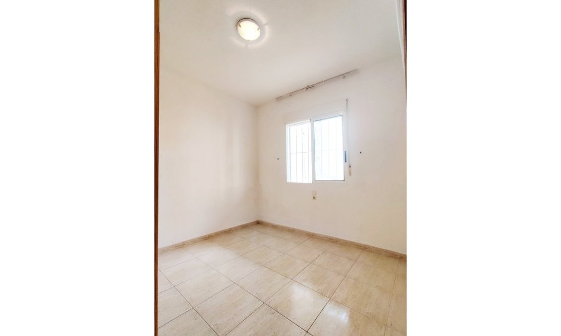 Használt Ingatlanok - Tetőtéri lakás -
Torrevieja - Costa Blanca