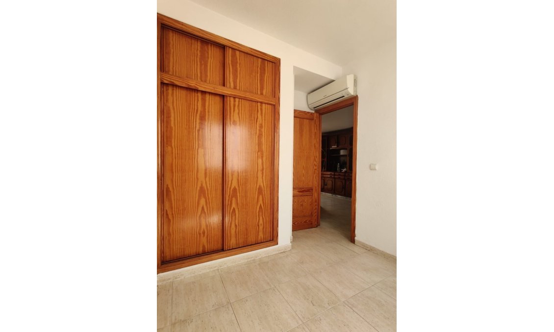 Használt Ingatlanok - Tetőtéri lakás -
Torrevieja - Costa Blanca