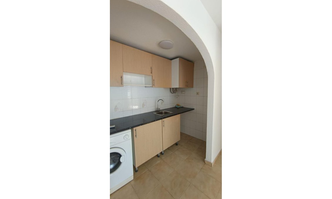 Használt Ingatlanok - Sorház -
Torrevieja - Los Balcones