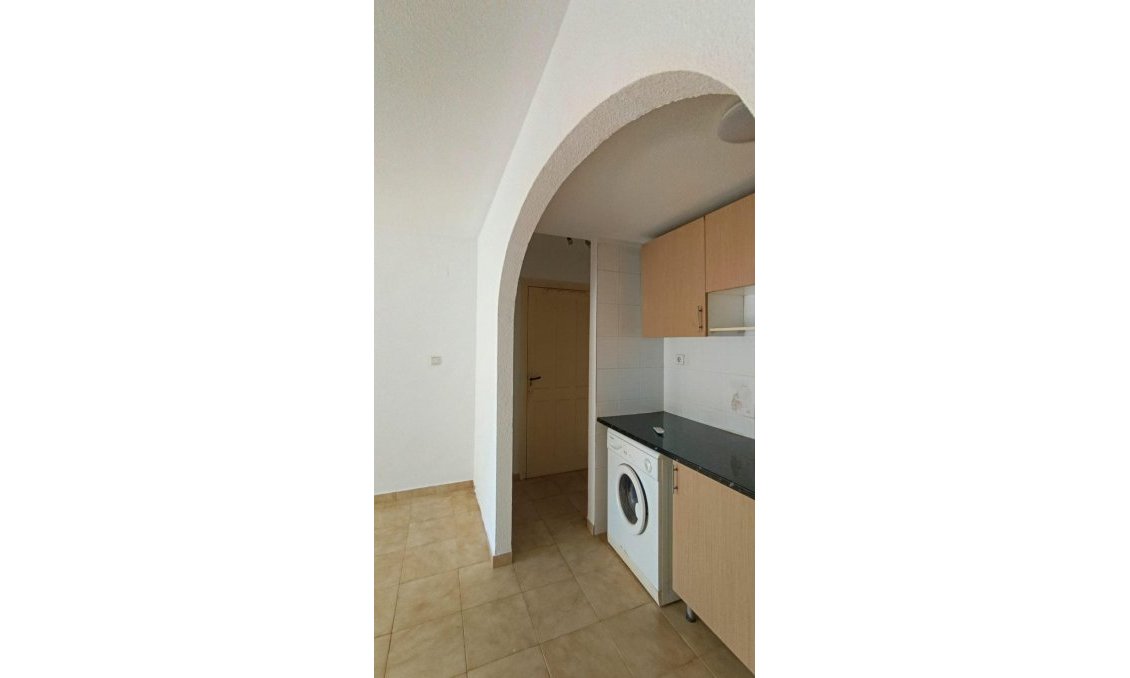 Használt Ingatlanok - Sorház -
Torrevieja - Los Balcones