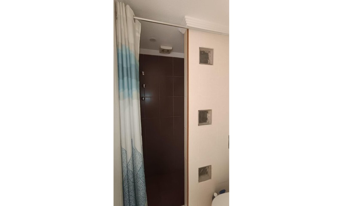 Használt Ingatlanok - Sorház -
Torrevieja - Los Balcones