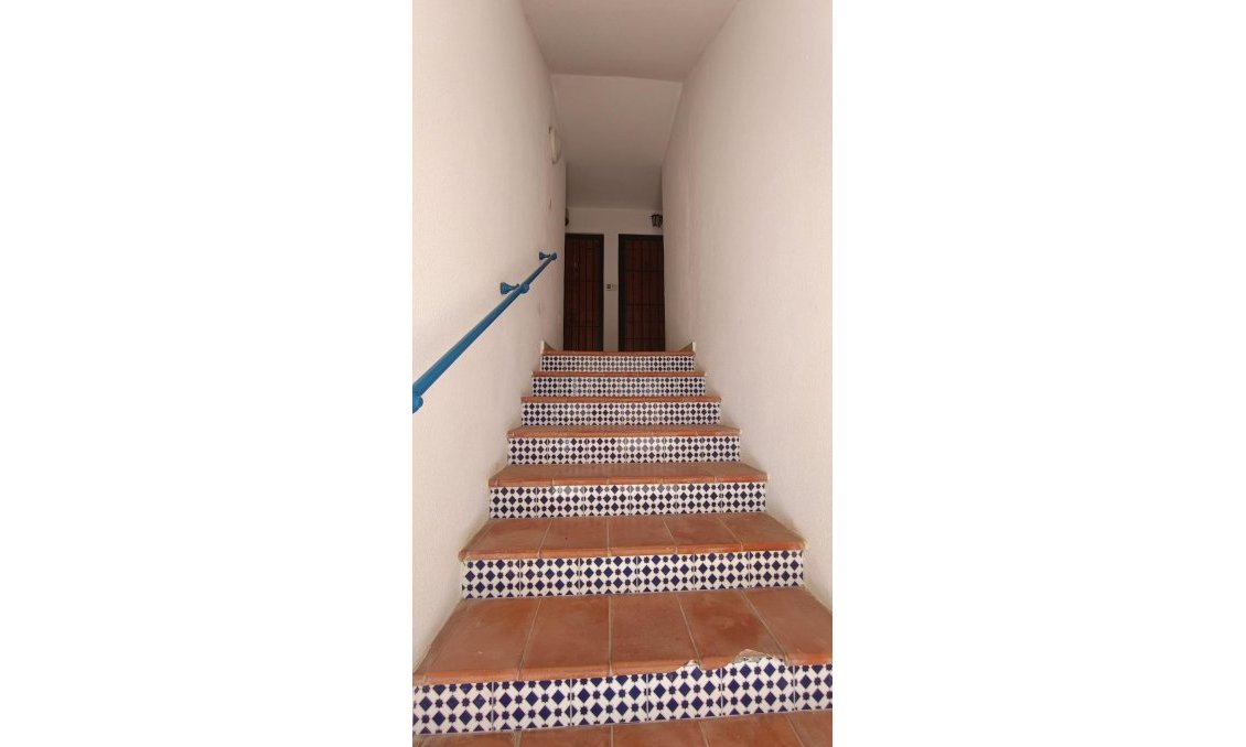 Használt Ingatlanok - Sorház -
Torrevieja - Los Balcones