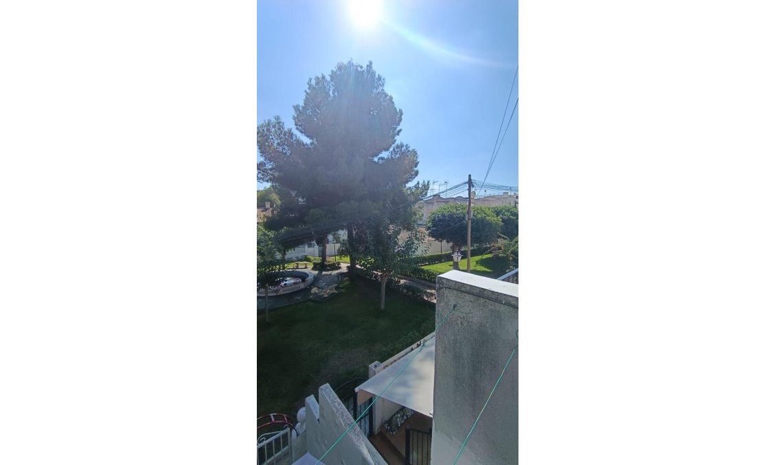 Használt Ingatlanok - Sorház -
Torrevieja - Los Balcones