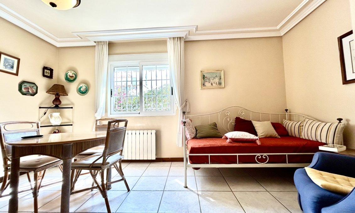 Használt Ingatlanok - Villa -
La Mata - Costa Blanca