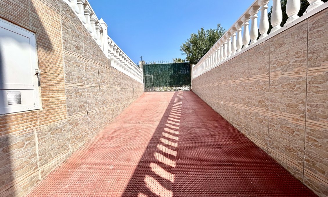 Használt Ingatlanok - Villa -
La Mata - Costa Blanca