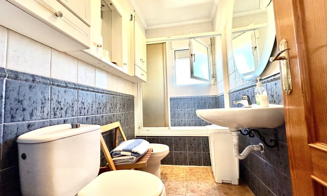 Használt Ingatlanok - Tetőtéri lakás -
Playa Flamenca - Costa Blanca