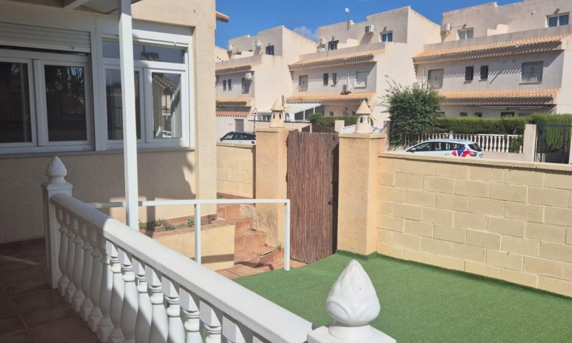 Segunda mano - Town House -
Orihuela Costa - Costa Blanca