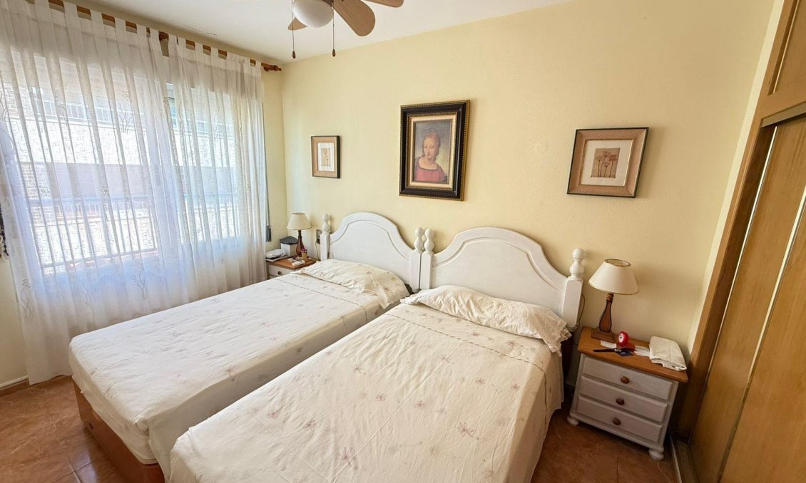 Segunda mano - Apartamento -
Torrevieja - Playa del Cura