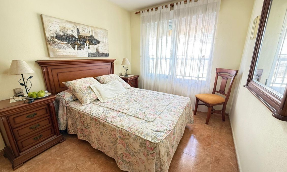 Segunda mano - Apartamento -
Torrevieja - Playa del Cura