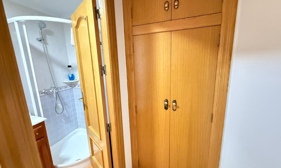 Segunda mano - Apartamento -
Torrevieja - Playa del Cura