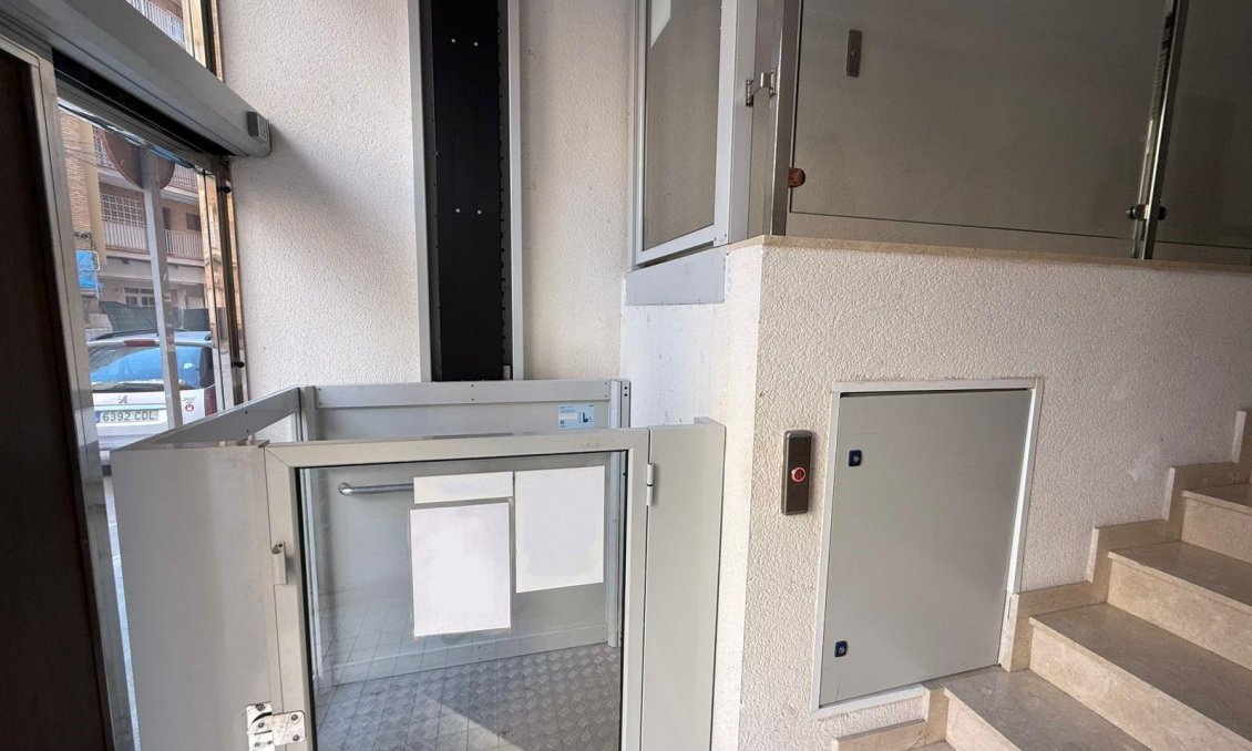 Segunda mano - Apartamento -
Torrevieja - Playa del Cura