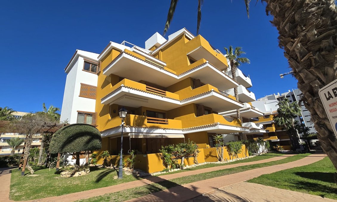 Segunda mano - Apartamento -
Punta Prima - Costa Blanca