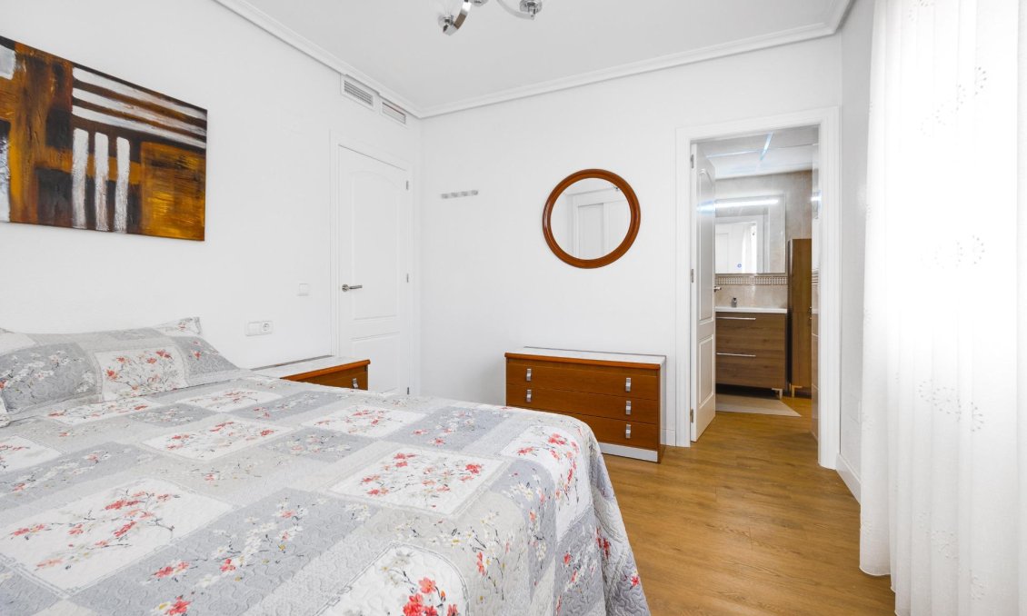 Használt Ingatlanok - Apartman -
Torrevieja - Centrum