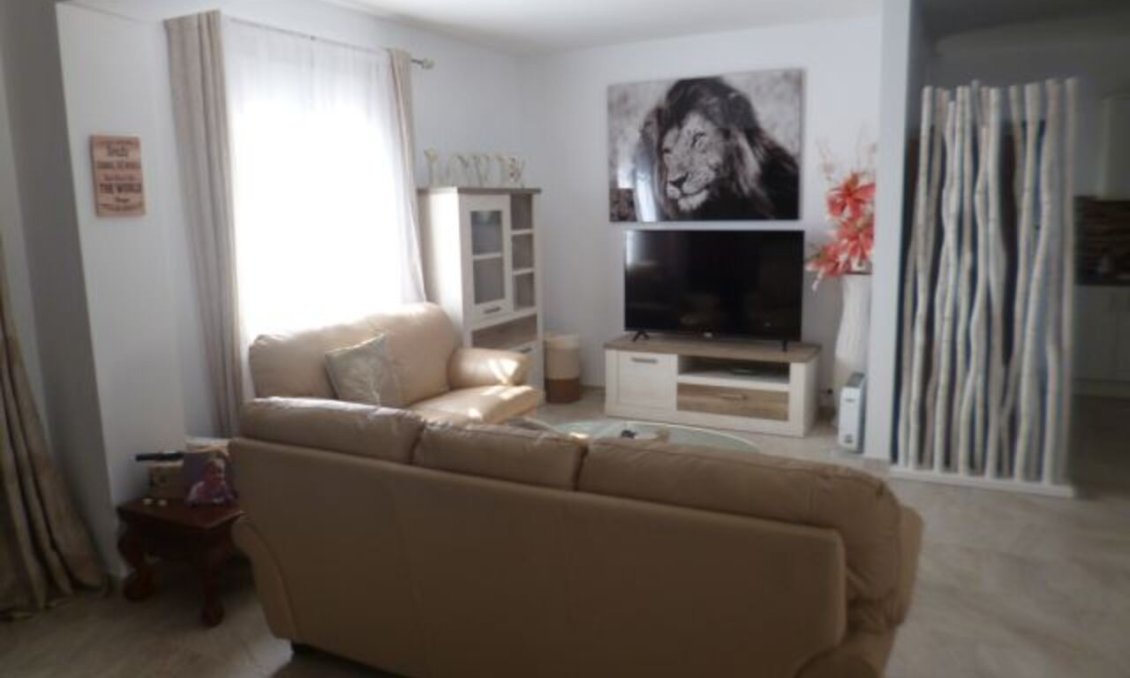 Használt Ingatlanok - Villa -
Villamartin - Costa Blanca