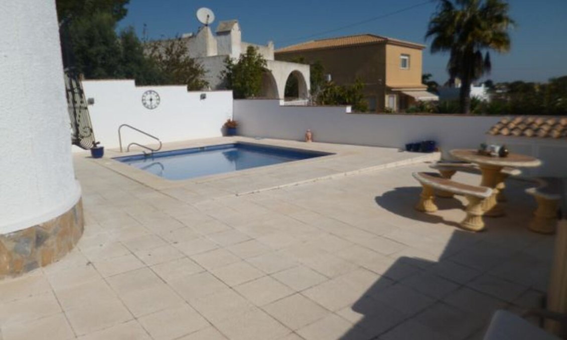 Használt Ingatlanok - Villa -
Villamartin - Costa Blanca