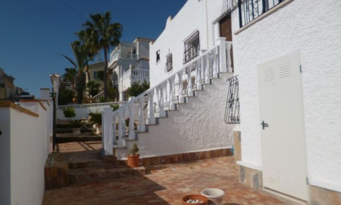 Használt Ingatlanok - Villa -
Villamartin - Costa Blanca