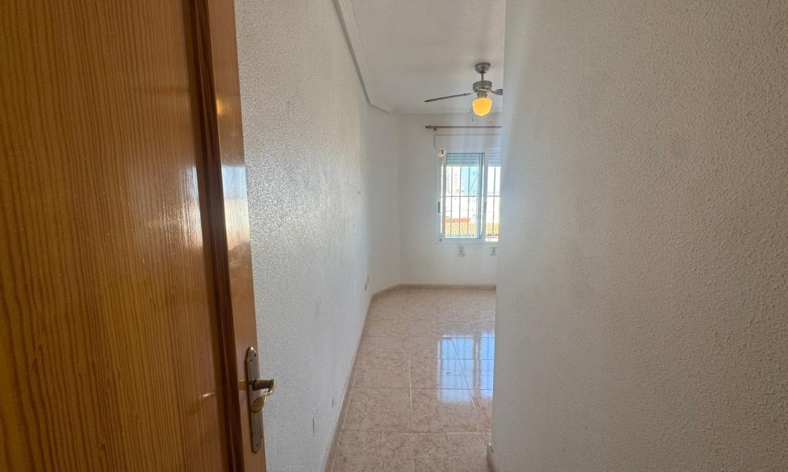 Használt Ingatlanok - Apartman -
Torrevieja - Costa Blanca