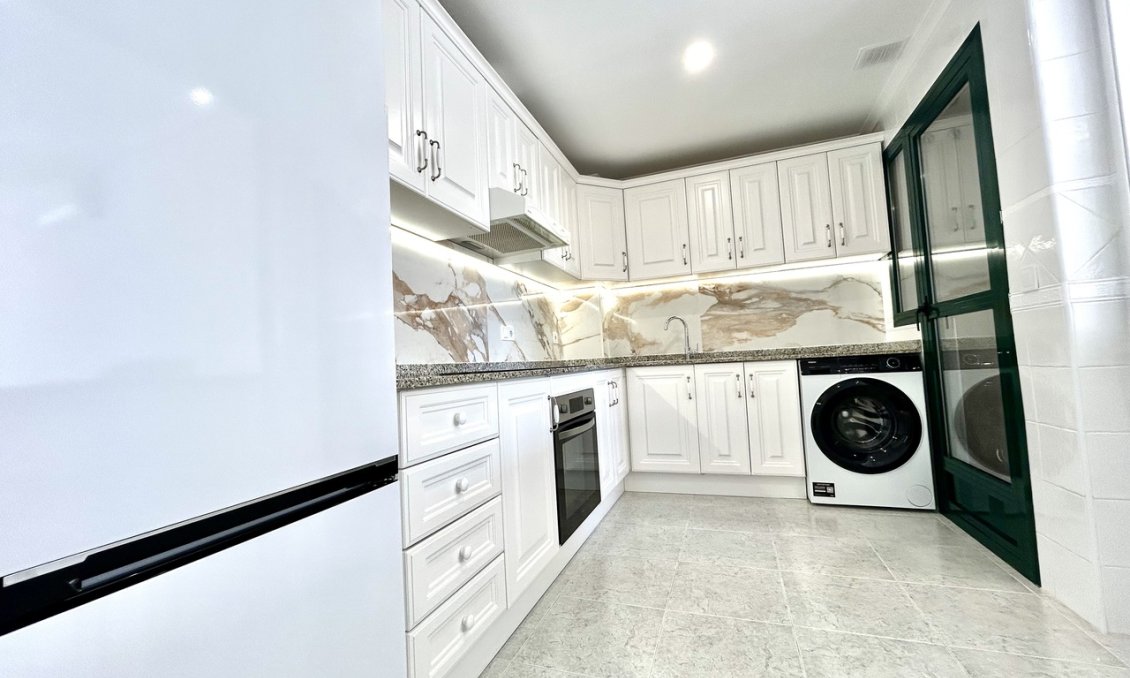 Használt Ingatlanok - Apartman -
Campoamor - Costa Blanca