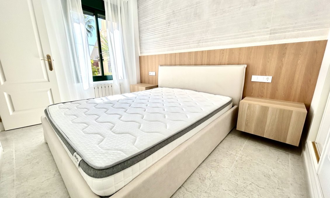 Használt Ingatlanok - Apartman -
Campoamor - Costa Blanca