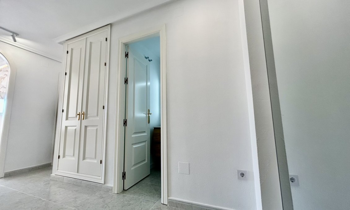 Használt Ingatlanok - Apartman -
Campoamor - Costa Blanca