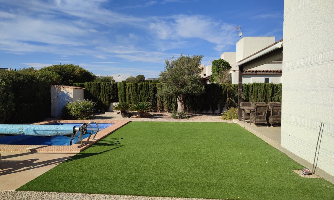 Segunda mano - Villa -
Peraleja Golf - Inland