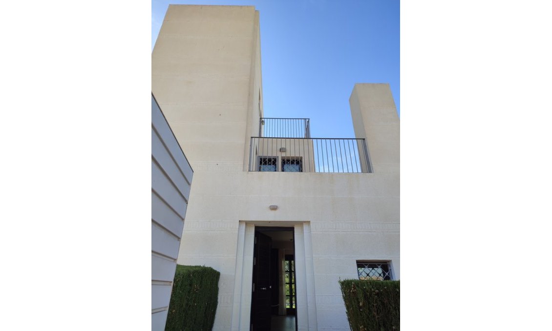 Segunda mano - Villa -
Peraleja Golf - Inland