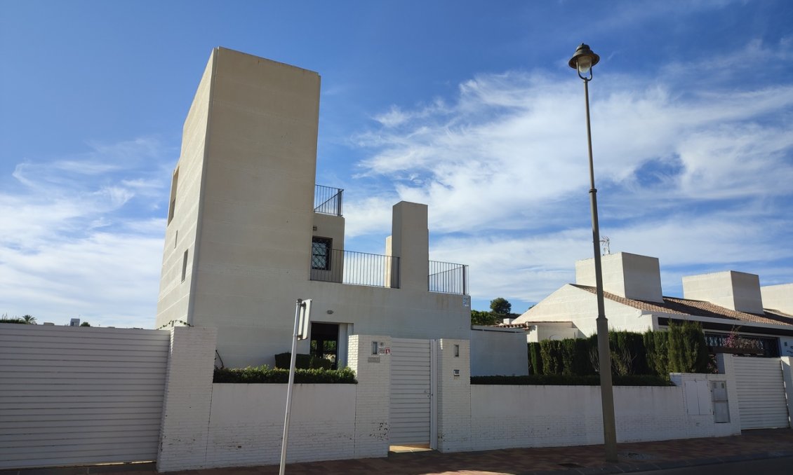 Segunda mano - Villa -
Peraleja Golf - Inland