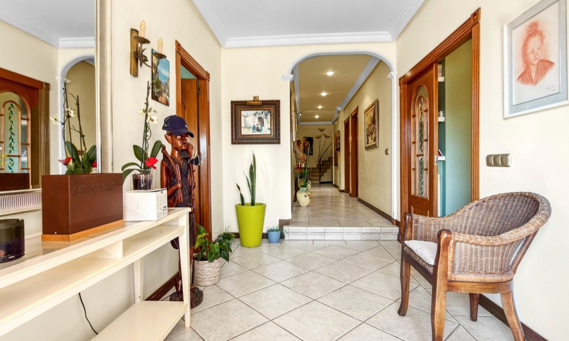 Használt Ingatlanok - Villa -
Torrevieja - Costa Blanca