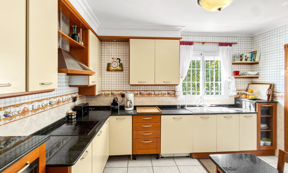 Használt Ingatlanok - Villa -
Torrevieja - Costa Blanca