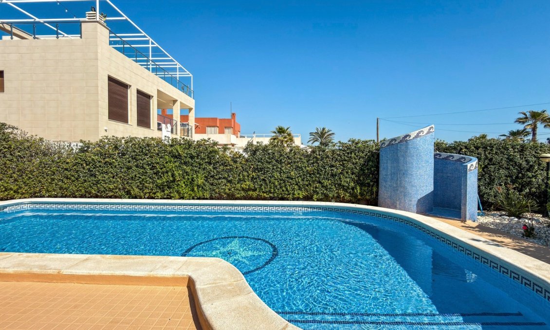 Használt Ingatlanok - Villa -
Torrevieja - Costa Blanca