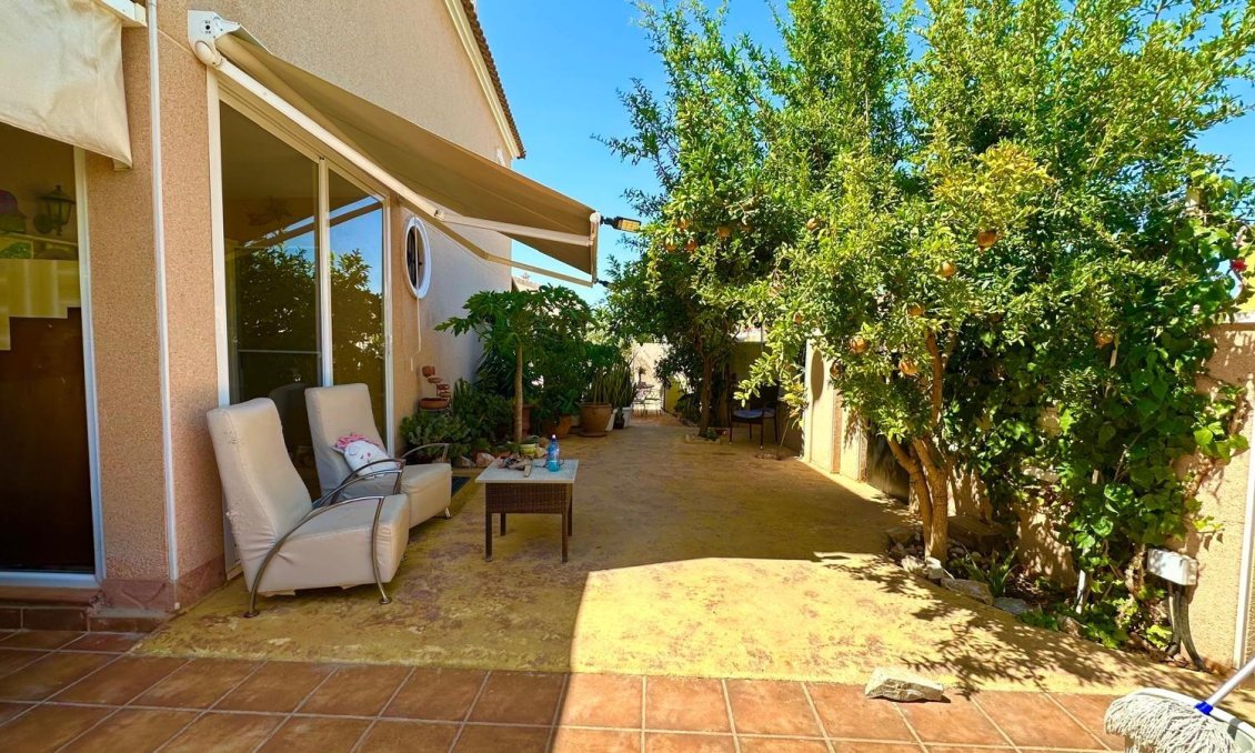 Használt Ingatlanok - Villa -
Orihuela Costa - La Regia